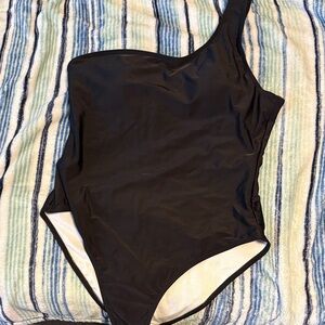 SHEIN Black One-Shoulder One-Piece Swimsuit
